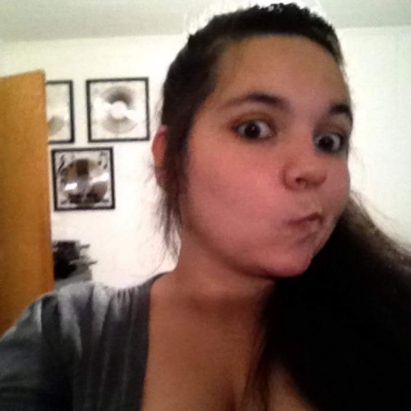 Meet your Posher, Cassie - Picture 1 of 1